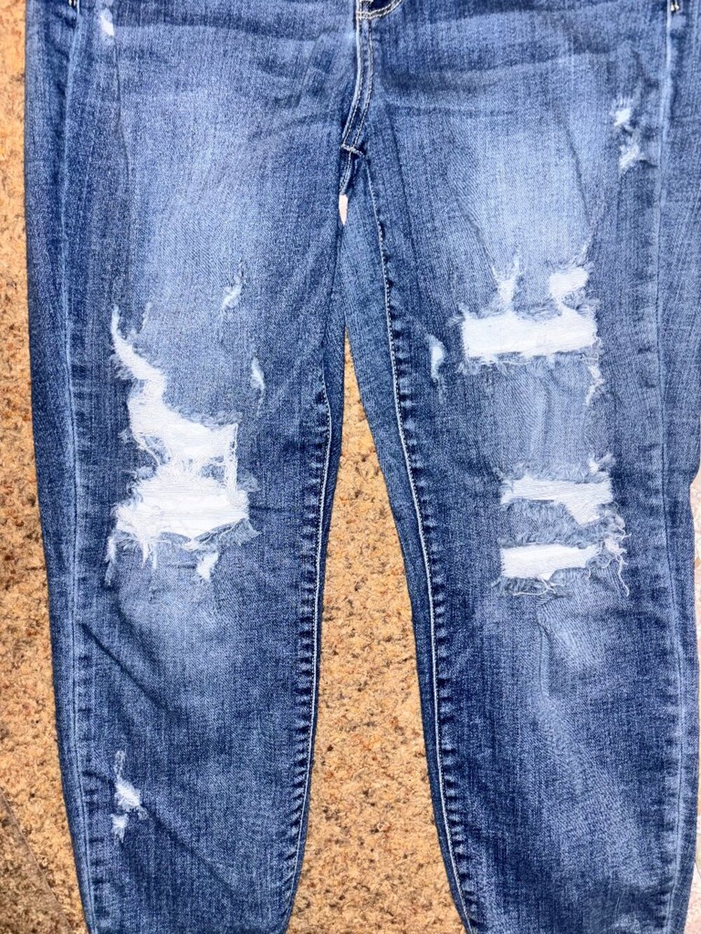 JUDY BLUE 7/28 BOYFRIEND DISTRESSED - Picture 7 of 8
